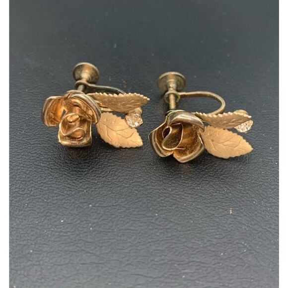 Vintage Gold Tone And Clear Rhinestone 3D Rose Flower Screw Back Earrings - Picture 4 of 5